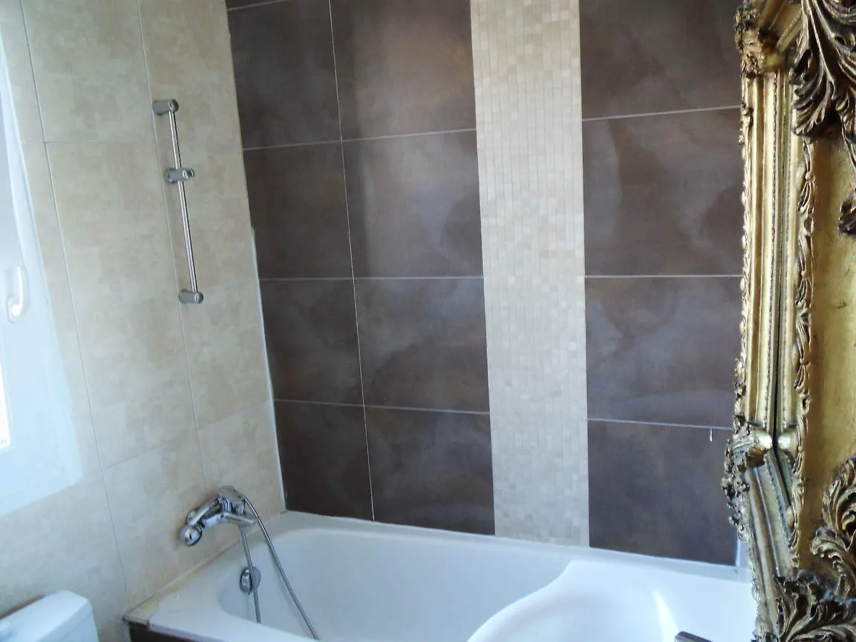 Camelia Prestige - Place De La Nation 2*