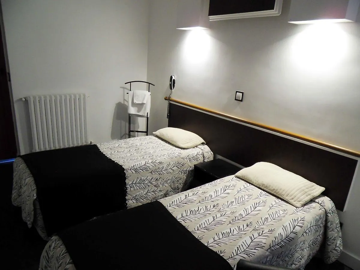 Hotel Camelia Prestige - Place De La Nation 2*