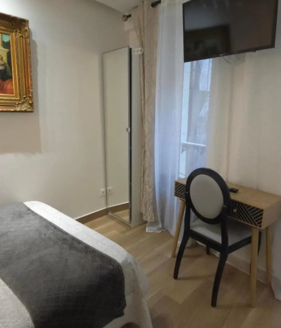 Hotel Camelia Prestige - Place De La Nation 2*